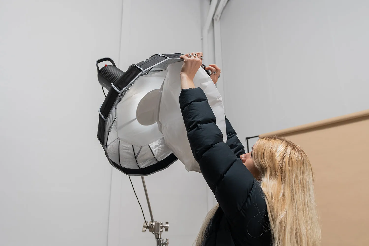Spectrum Pro Beauty Dish Collapsible Softbox 60cm / 23.6" Bowens Mount (No Grid) (DEMO STOCK)