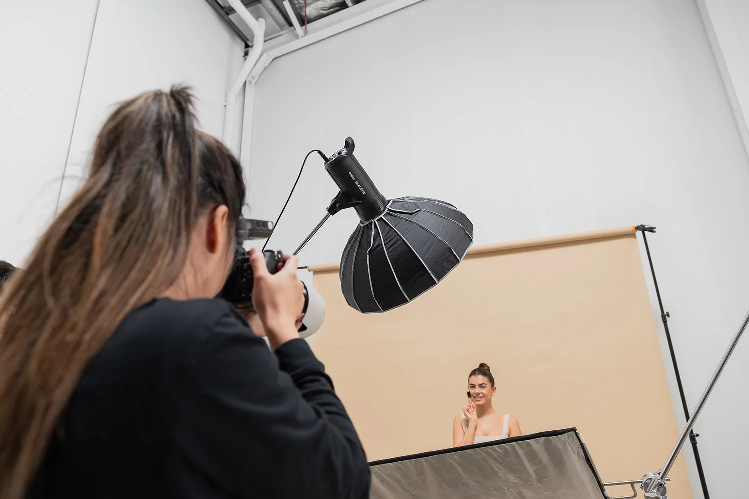 Spectrum Pro Beauty Dish Collapsible Softbox 60cm / 23.6" Bowens Mount (No Grid) (DEMO STOCK)